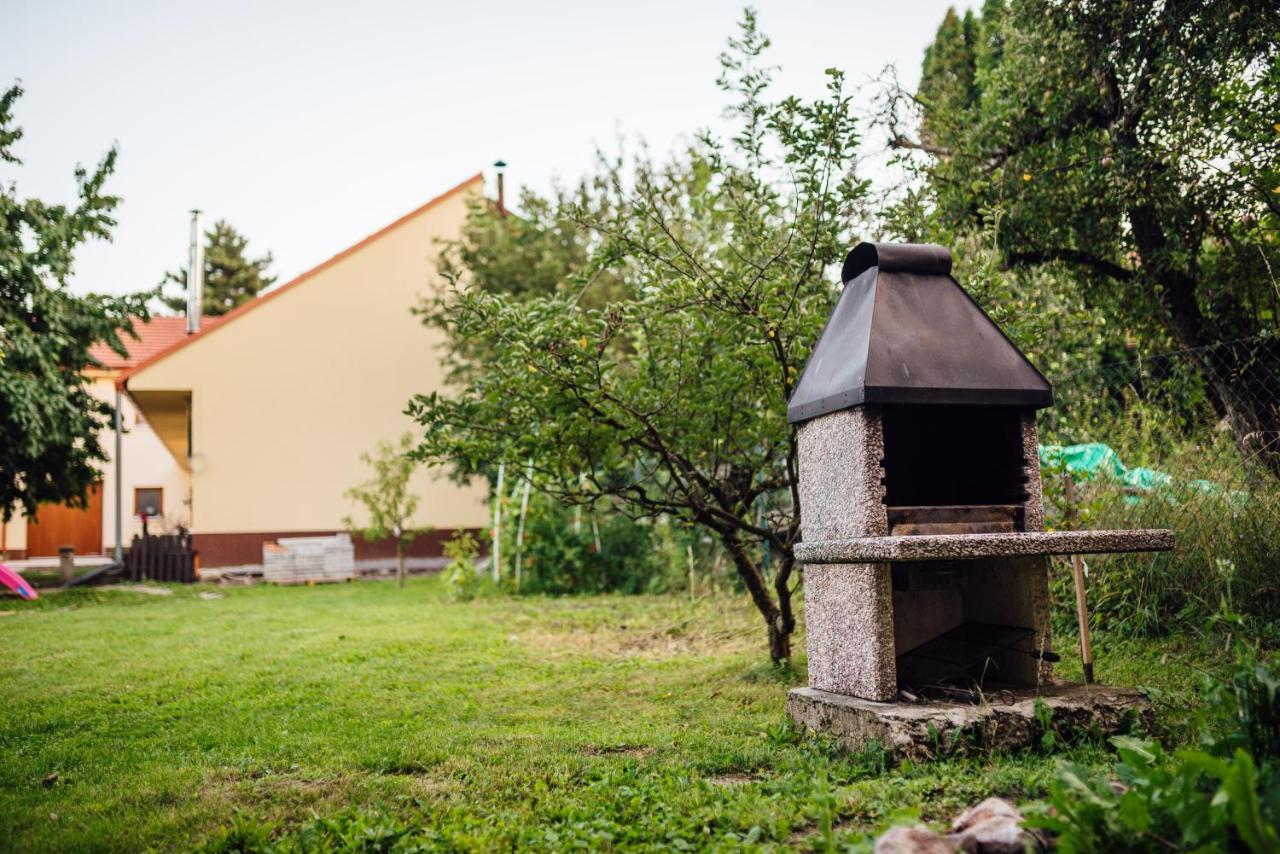 Apartman Pod Borovici Kovalovice エクステリア 写真